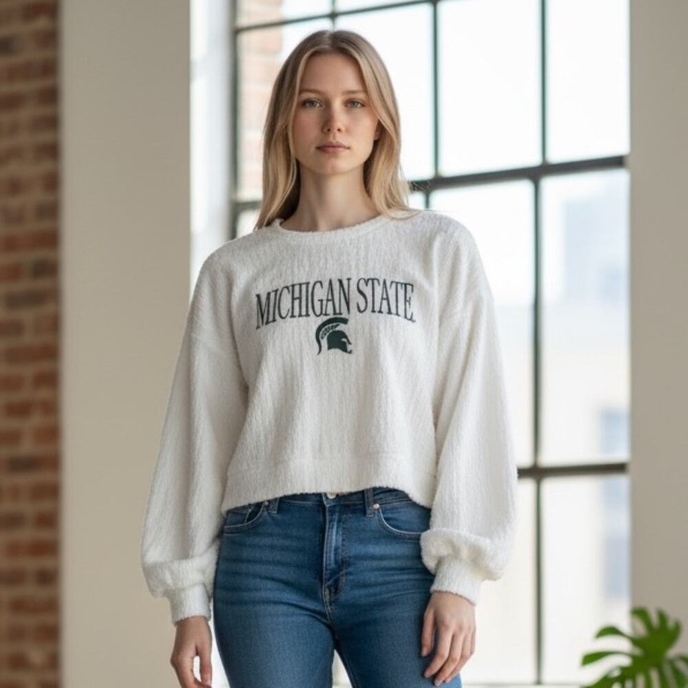 MICHIGAN STATE SPARTANS Women’s 2XL White Fuzzy Crewneck Sweatshirt
